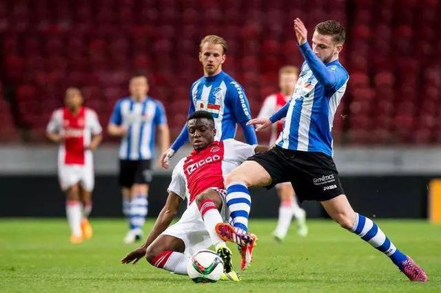 特别是在红 特别是在红